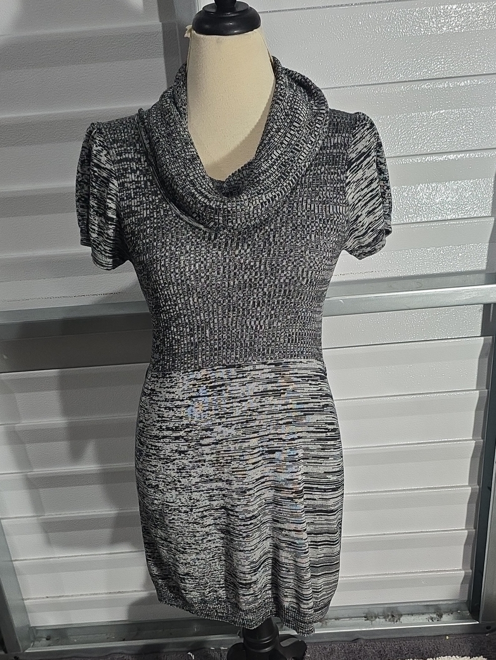 Sequin Hearts Gray & Black Cowl-Neck Short Sleeve Sweater Dress Size Large